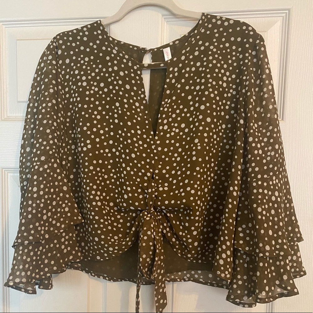 Women’s Xhilaration polka dot tiered sleeve top